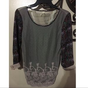 GIMMICKS BY BKE SHIRT SIZE SMALL